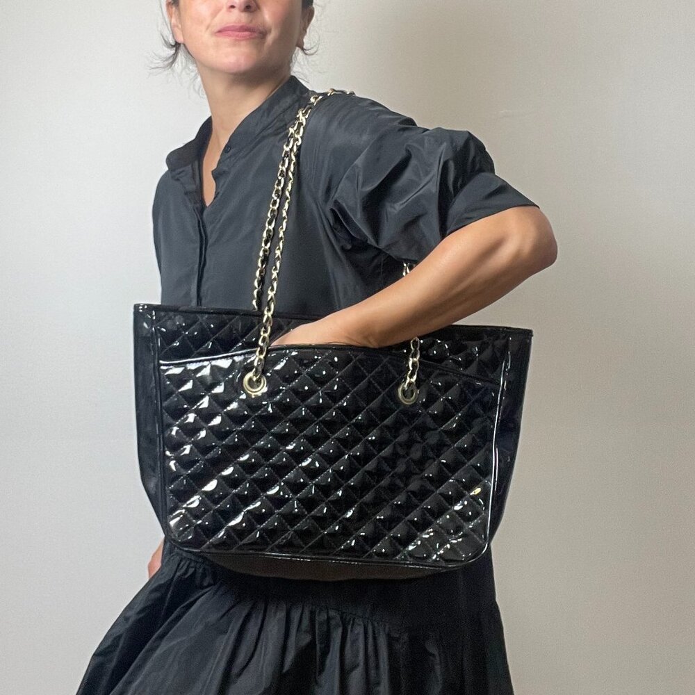 Pre-Loved EMPIRE-ORR INC. Patent Faux Leather Quilted Shoulder Bag